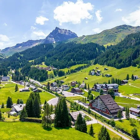 Edelweiss - Bergdorf 1423m - 200m Zur Schafbergbahn בית הארחה 3*