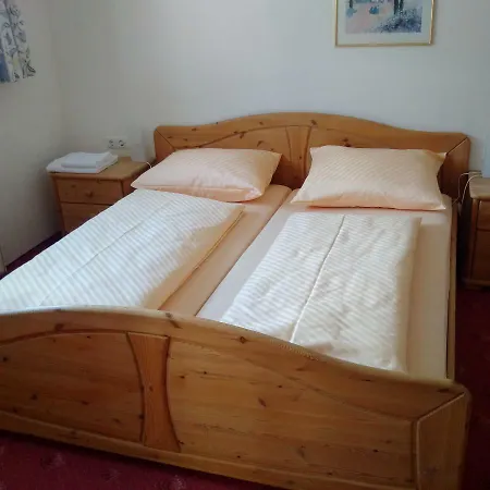 Edelweiss - Bergdorf 1423m - 200m Zur Schafbergbahn Гаргеллен