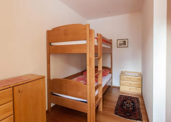 Edelweiss - Bergdorf 1423m - 200m Zur Schafbergbahn